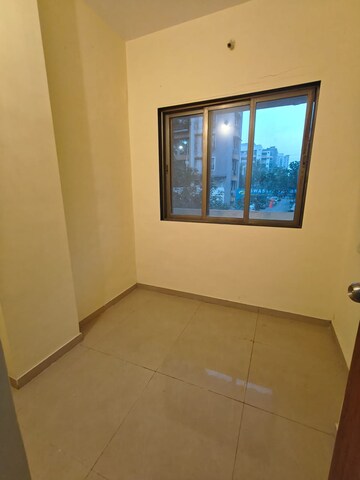 Room in 2.5 BHK Apartment at Shreeji Splendor, Brahmand – for Sale