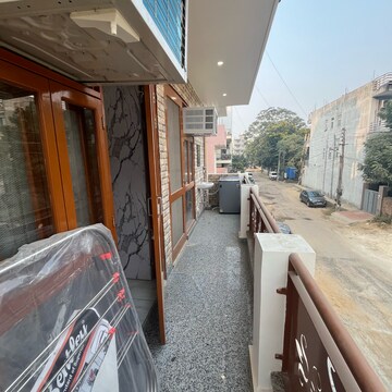 Balcony in 2 BHK Builder Floor at Ansal Sushant Lok I, Sector 43 – for Rent