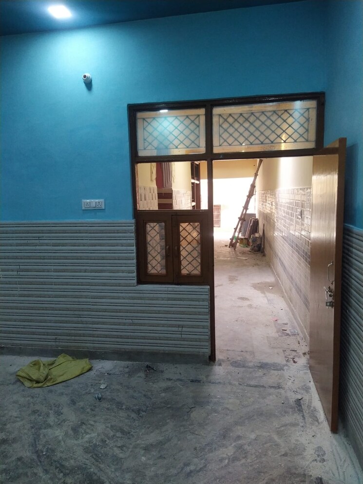 Room, sector 52 2 Bedroom 50 Sq.Yd. Independent House In Sector 52 Faridabad 7846326
