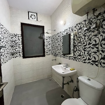 Team Area in 2 BHK Builder Floor at Ansal Sushant Lok I, Sector 43 – for Rent