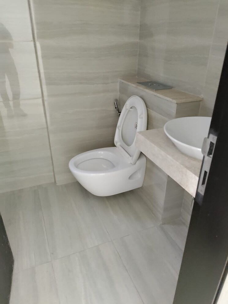 Bathroom, oberoi-realty-esquire 3 Bedroom 1820 Sq.Ft. Apartment In Goregaon East Mumbai 7846402