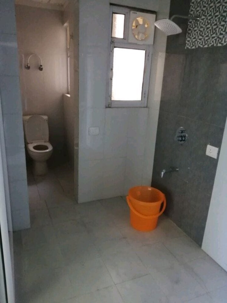 Bathroom, sector 31 6 Bedroom 167 Sq.Mt. Independent House In Sector 31 Noida 7846598
