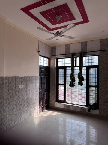 Room in 3 BHK Villa at East Canal Road – for Sale