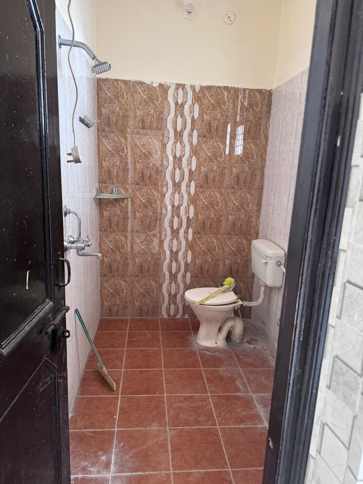 Bathroom, east canal road 3 Bedroom 2100 Sq.Ft. Villa In East Canal Road Dehradun 7846624
