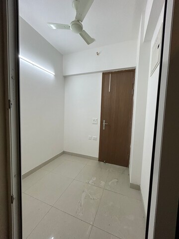 3 BHK Apartment For Sale in Nimbus The Hyde park, Sector 78