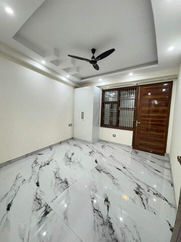 3 BHK Builder Floor For Rent in Chattarpur