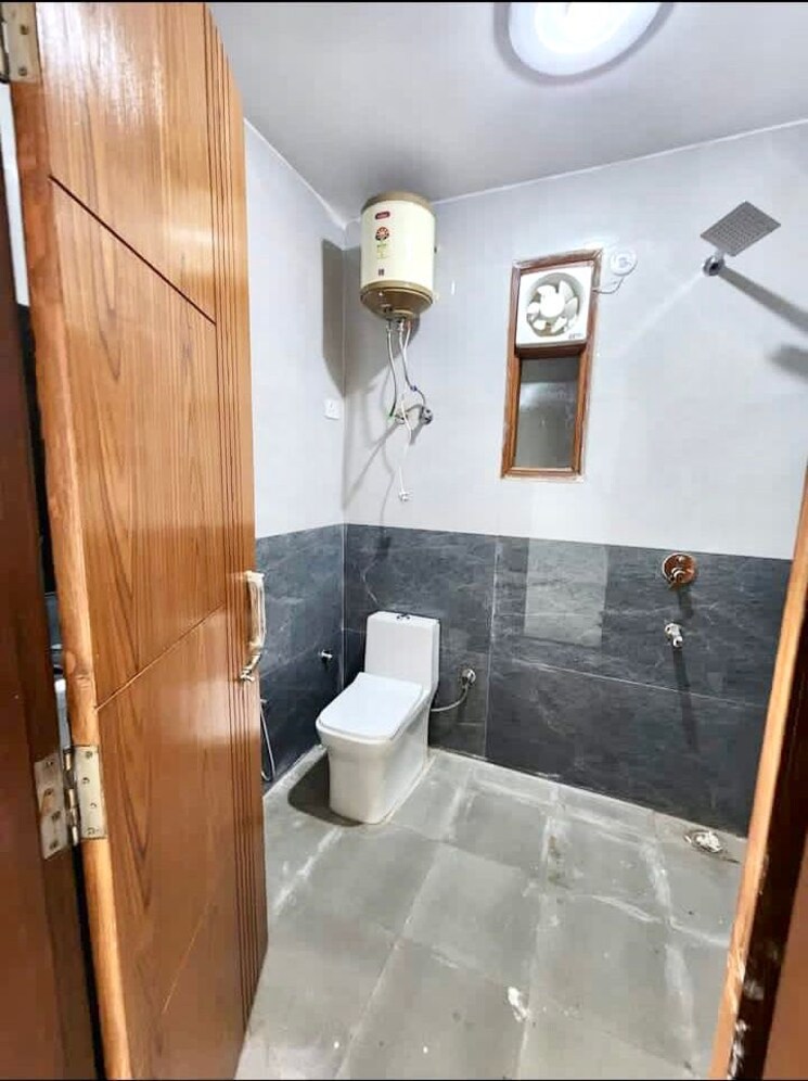 Bathroom, chattarpur 3 Bedroom 1310 Sq.Ft. Builder Floor In Chattarpur Delhi 7846768
