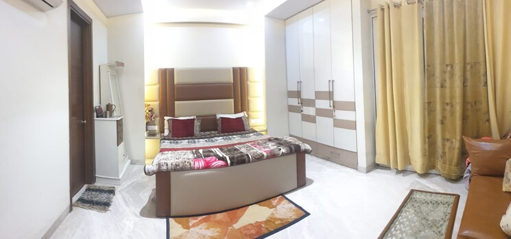 Bedroom, punjabi bagh 4 Bedroom 280 Sq.Yd. Builder Floor In Punjabi Bagh Delhi 7846839