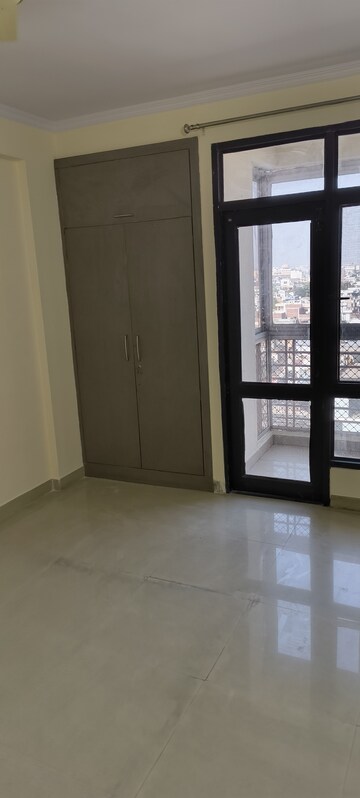 Room in 3 BHK Apartment at RHB Dwarka Residency, Mansarovar – for Rent