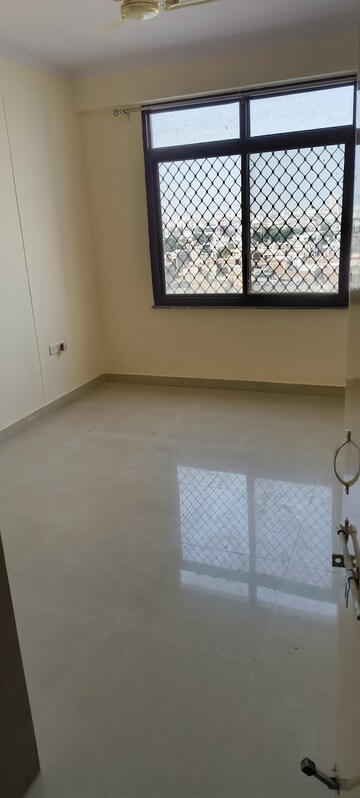 Room in 3 BHK Apartment at RHB Dwarka Residency, Mansarovar – for Rent