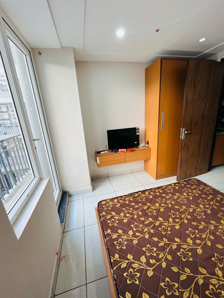 Bedroom, chandigarh-citi-center 1 Bedroom 500 Sq.Ft. Apartment In Vip Road Zirakpur 7846906