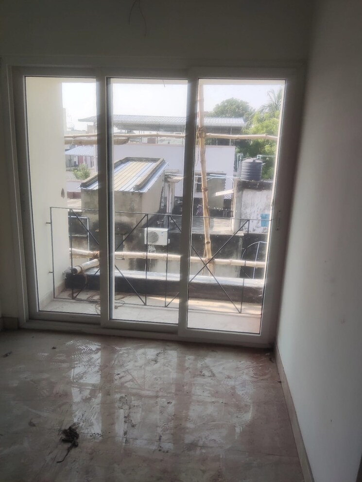 Room, lake gardens 3 Bedroom 860 Sq.Ft. Apartment In Lake Gardens Kolkata 7846999