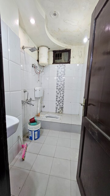 Master Bedroom in 3 BHK Builder Floor at Laxmi Nagar – for Sale