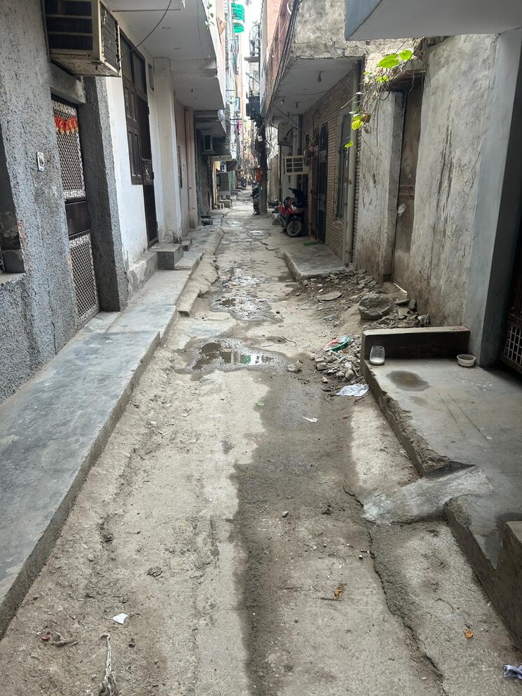 Balcony, rama park 5 Bedroom 50 Sq.Yd. Independent House In Rama Park Delhi 7847311