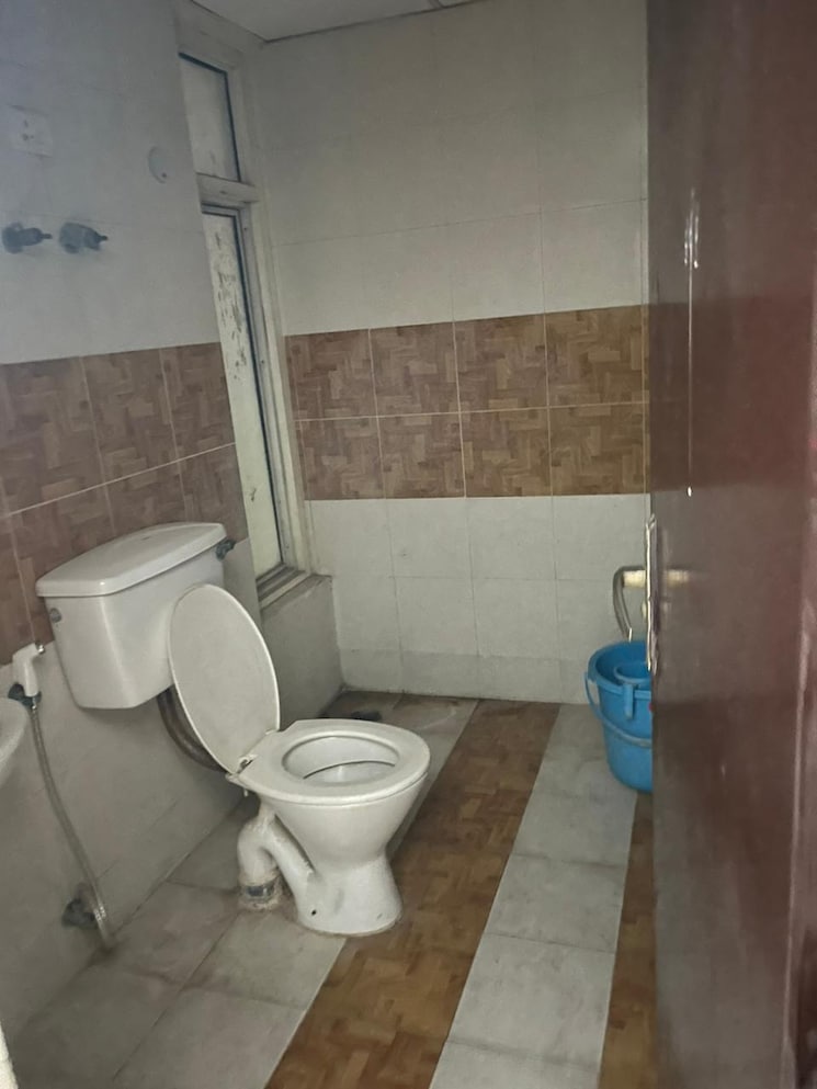 Bathroom, assotech-the-nest 2.5 Bedroom 1230 Sq.Ft. Apartment In Sain Vihar Ghaziabad 7847339