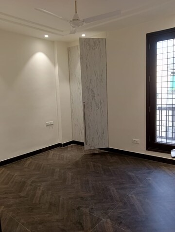 Room in 3 BHK Builder Floor at Lajpat Nagar Iii – for Sale