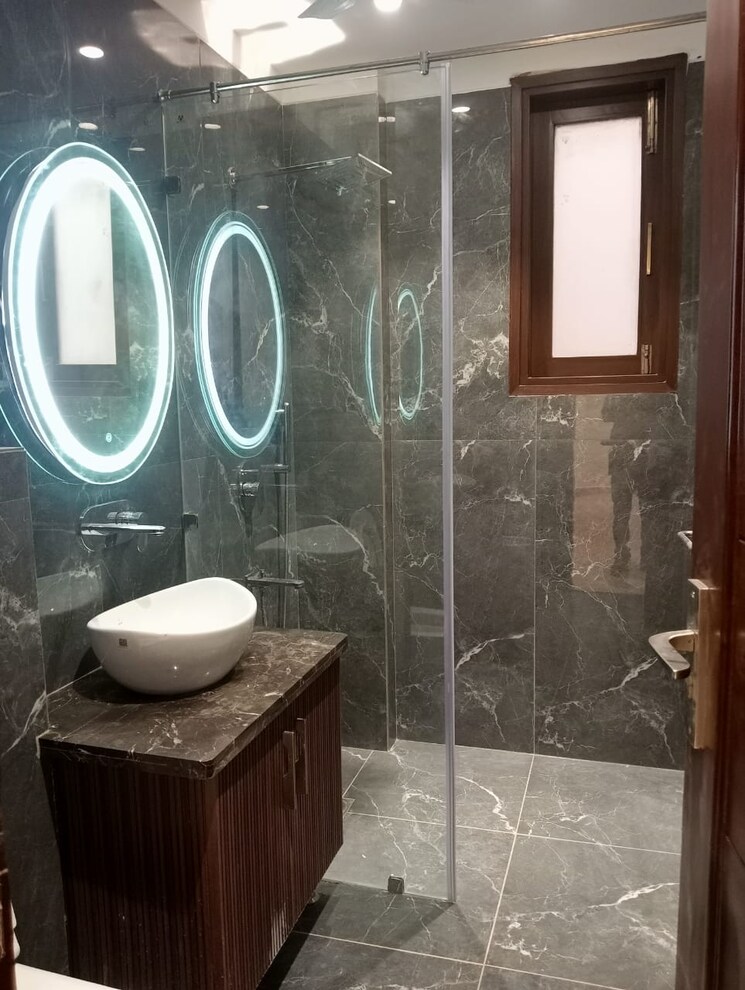 Bathroom, lajpat nagar iii 3 Bedroom 1800 Sq.Ft. Builder Floor In Lajpat Nagar Iii Delhi 7847956