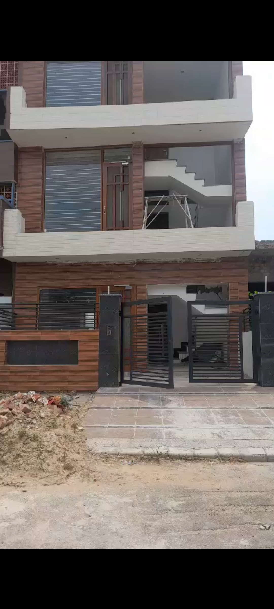 4 BHK + Extra Room Independent House For Sale in Altus Prime