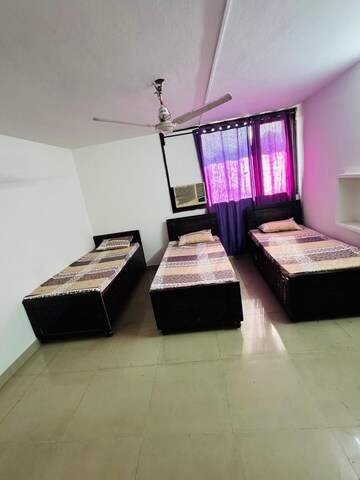 Room in  Pg at Sector 20 – for Rent