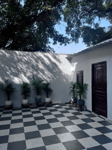  Pg – Entrance View at Sector 20 - for Rent