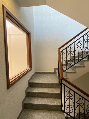 Room in 4 BHK Builder Floor at Safdarjang Enclave – for Rent