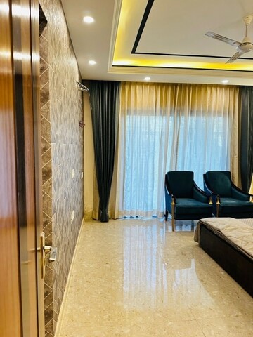 Living Room in 3 BHK Builder Floor at Sector 71 – for Sale