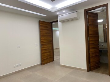 Room in 3 BHK Builder Floor at Sector 71 – for Sale