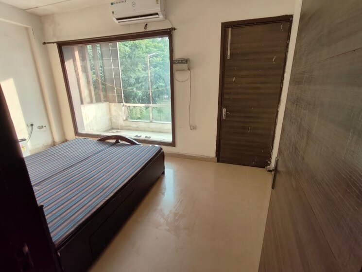 Room, sector 71 3 Bedroom 1800 Sq.Ft. Builder Floor In Sector 71 Gurgaon 7848712