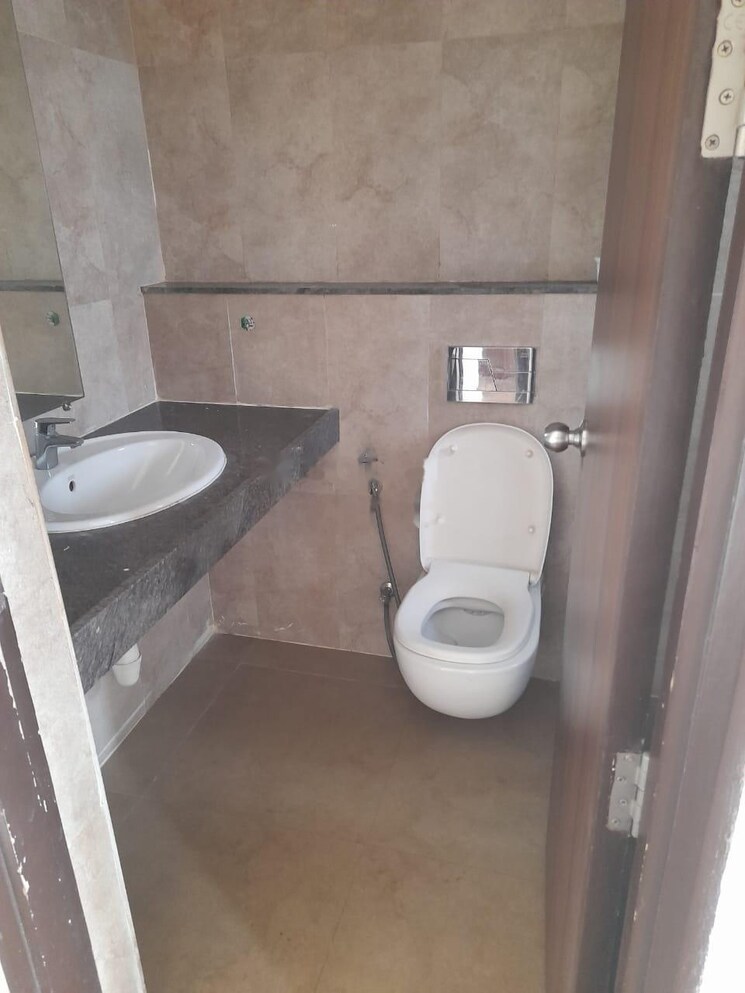 Bathroom, runwal-greens 3 Bedroom 1085 Sq.Ft. Apartment In Mulund West Mumbai 7848807