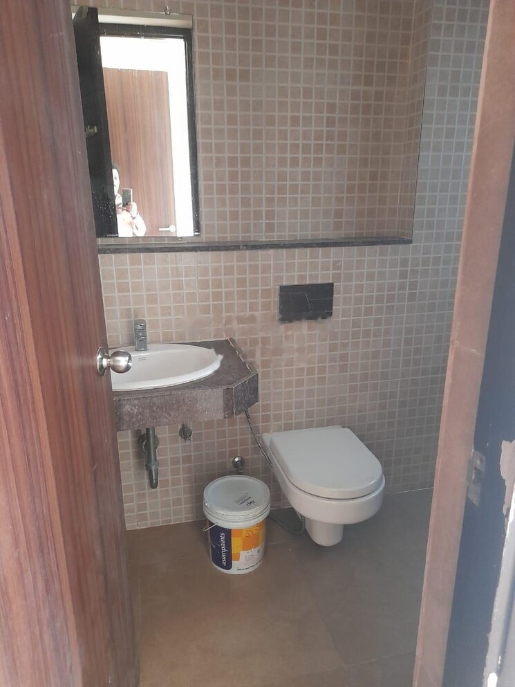 Bathroom, runwal-greens 3 Bedroom 1085 Sq.Ft. Apartment In Mulund West Mumbai 7848807