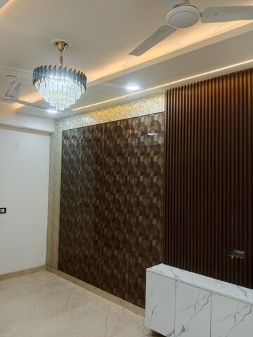 Living Room in 3 BHK Builder Floor at Sector 73 – for Sale