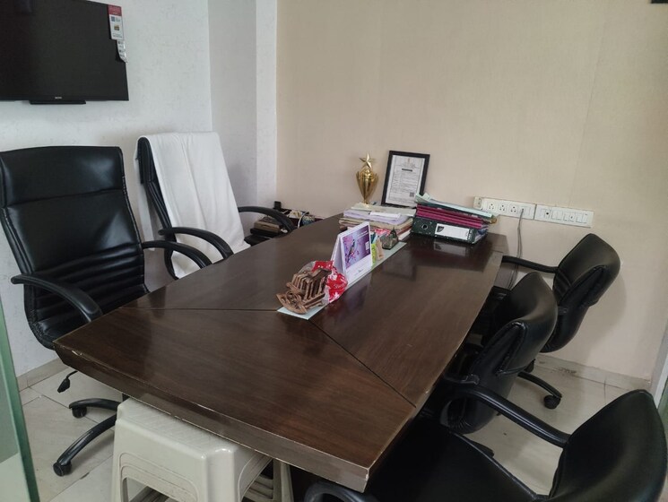 Team Area, the-crescent-business-park Commercial Office Space 650 Sq.Ft. In Sakinaka Mumbai 7848923