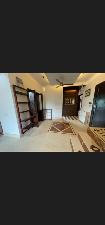 रेसिडेंशियल बिल्डर फ्लोर वर्ग यार्ड फॉर रेंट इन हौज़ खास दिल्ली  7849115