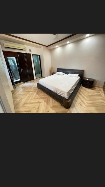 रेसिडेंशियल बिल्डर फ्लोर वर्ग यार्ड फॉर रेंट इन हौज़ खास दिल्ली  7849115