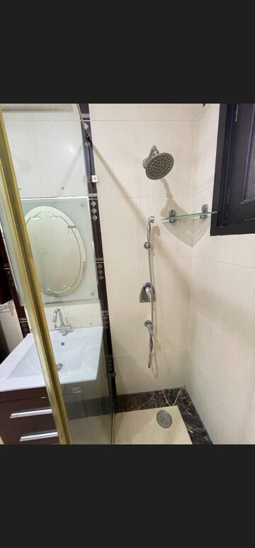 रेसिडेंशियल बिल्डर फ्लोर वर्ग यार्ड फॉर रेंट इन हौज़ खास दिल्ली  7849115