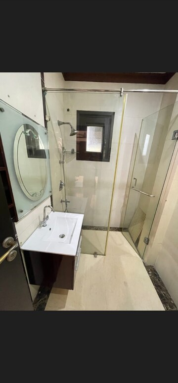 रेसिडेंशियल बिल्डर फ्लोर वर्ग यार्ड फॉर रेंट इन हौज़ खास दिल्ली  7849115