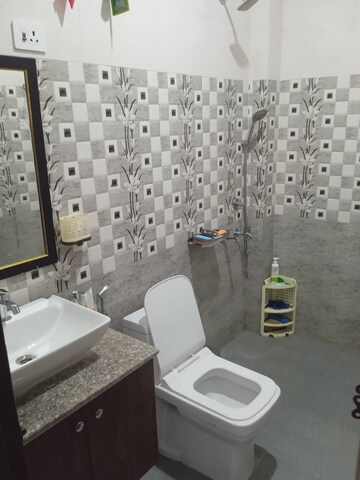 Master Bedroom in 3.5 BHK Independent House at Palam Vihar Residents Association, Palam Vihar – for Sale