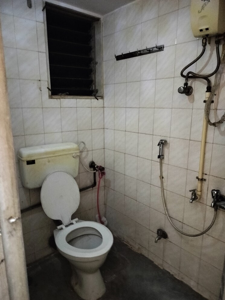 Bathroom, twin-corner 2 Bedroom 650 Sq.Ft. Apartment In Nerul Navi Mumbai 7849895