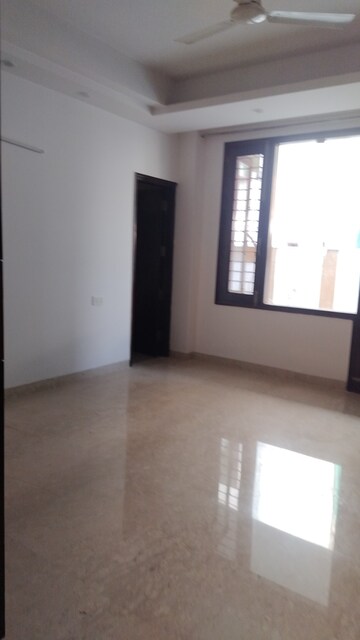 Room in 3.5 BHK Villa at Palam Vihar Residents Association, Palam Vihar – for Sale