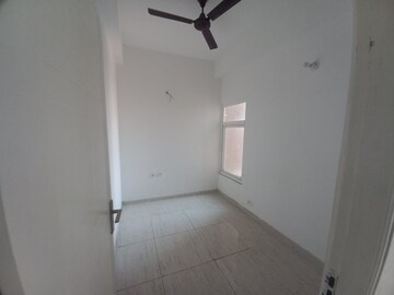Room in 2 BHK Apartment at Grihapravesh, Sector 77 – for Sale