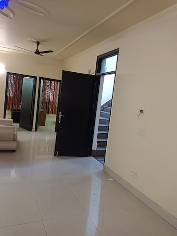 Furnished Amenities in 3 BHK Villa at Godrej Woods, Sector 43 – for Rent