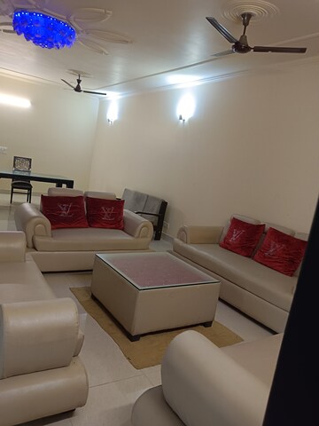 Master Bedroom in 3 BHK Villa at Godrej Woods, Sector 43 – for Rent