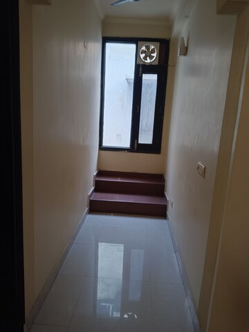Building Lobby in 3 BHK Villa at Godrej Woods, Sector 43 – for Rent