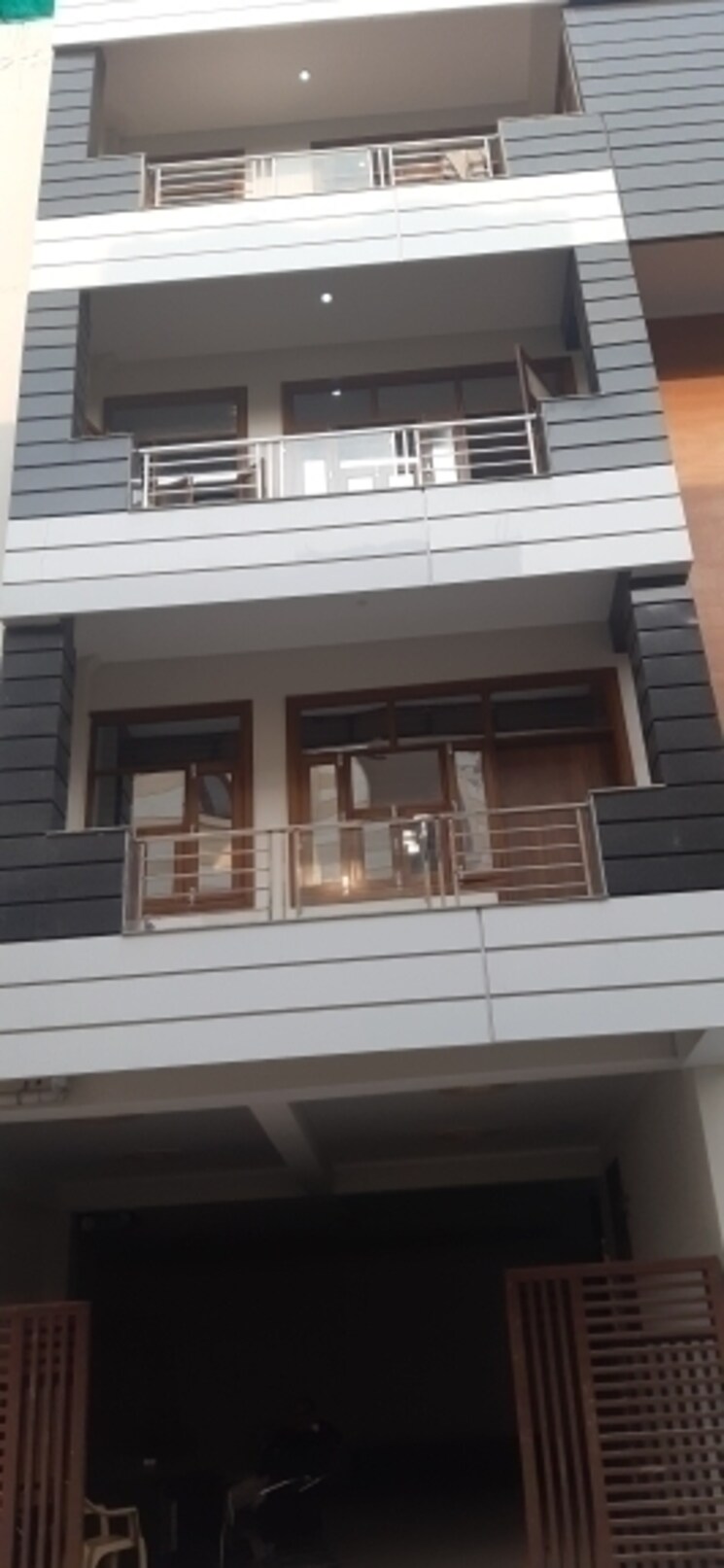 Exterior View, dlf ankur vihar 3 Bedroom 900 Sq.Ft. Builder Floor In Dlf Ankur Vihar Ghaziabad 7850041