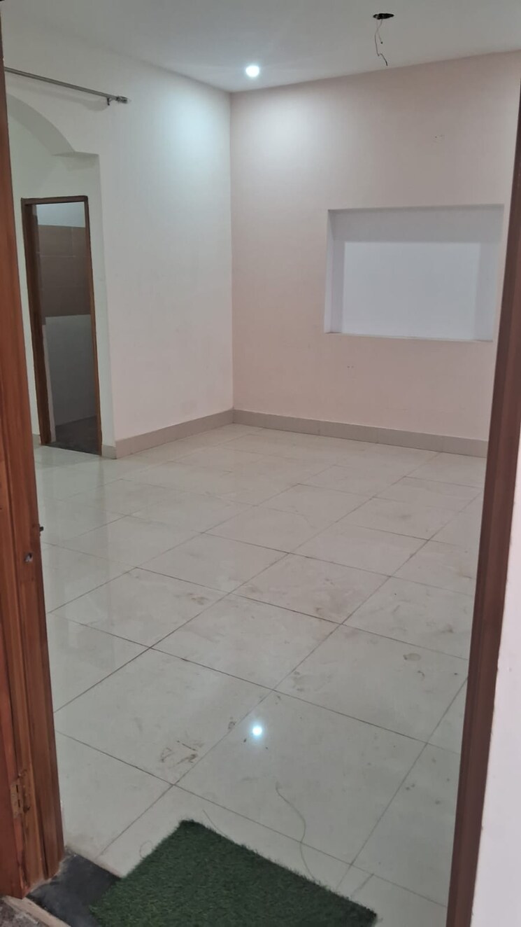 Room, gms road 3 Bedroom 1500 Sq.Ft. Apartment In Gms Road Dehradun 7850047