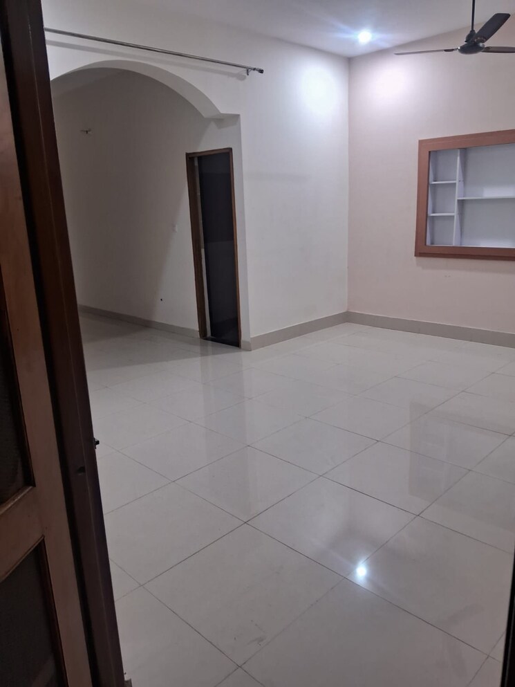 Room, gms road 3 Bedroom 1500 Sq.Ft. Apartment In Gms Road Dehradun 7850047