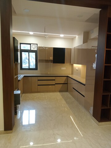 3 BHK Builder Floor For Rent in Paschim Vihar