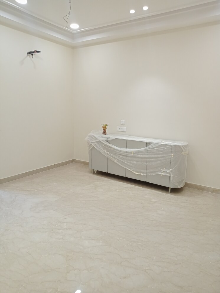 Room, paschim vihar 3 Bedroom 1800 Sq.Ft. Builder Floor In Paschim Vihar Delhi 7850095