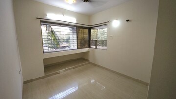 Room in 2 BHK Apartment at Andheri West – for Rent