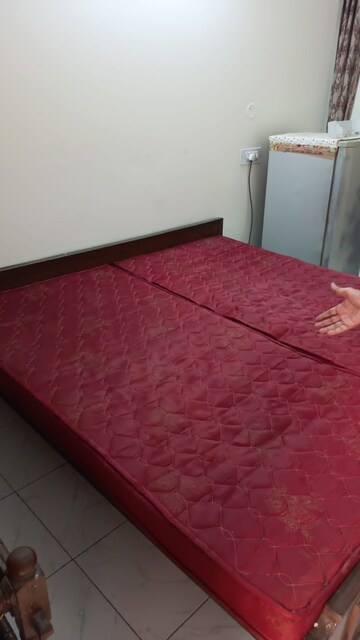 1 RK Builder Floor For Rent in Sector 63